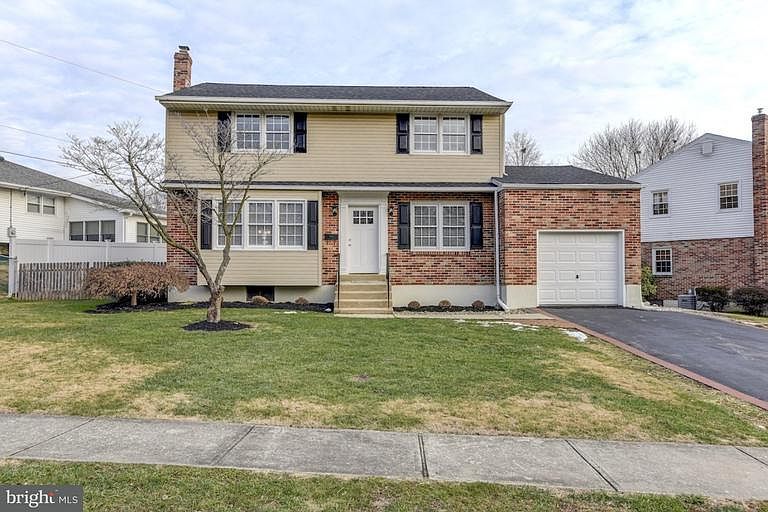 1st image of 2447 W Eric Dr