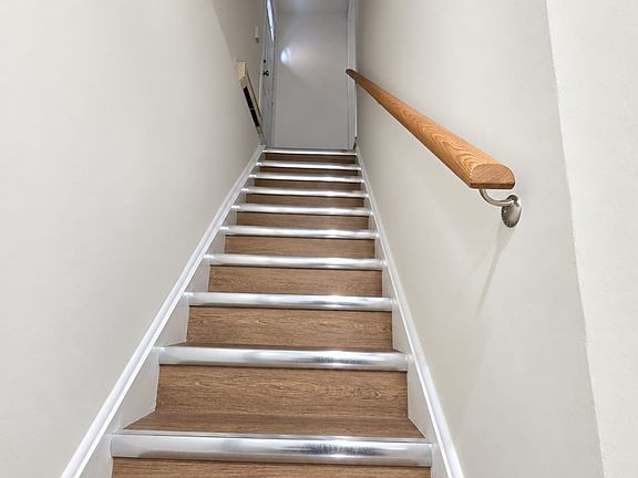 2nd image of 80 Upton Cres