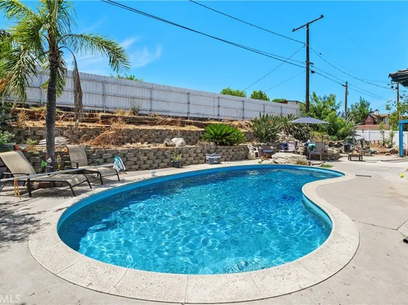 726 W Hacienda Dr, Corona, CA 92882