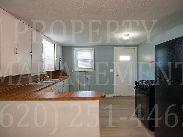 118 W Jackson St — Photo 2
