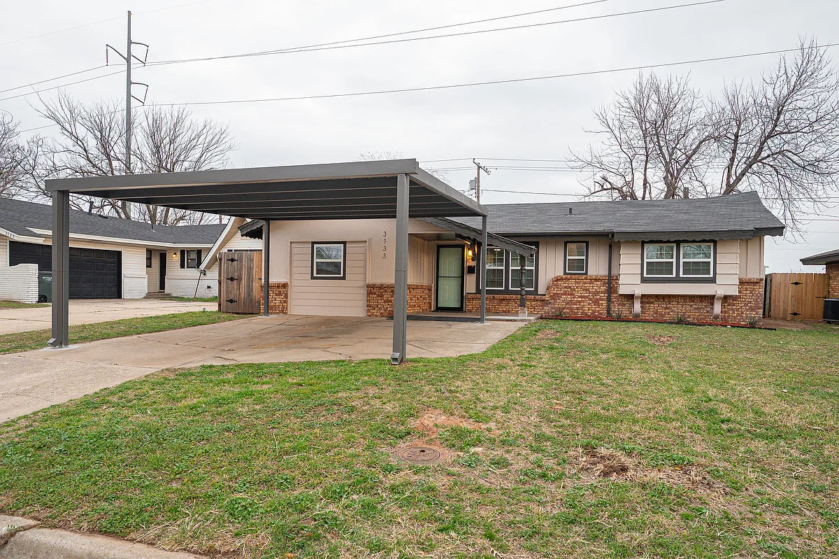 Building Photo - 3133 Delmar Rd