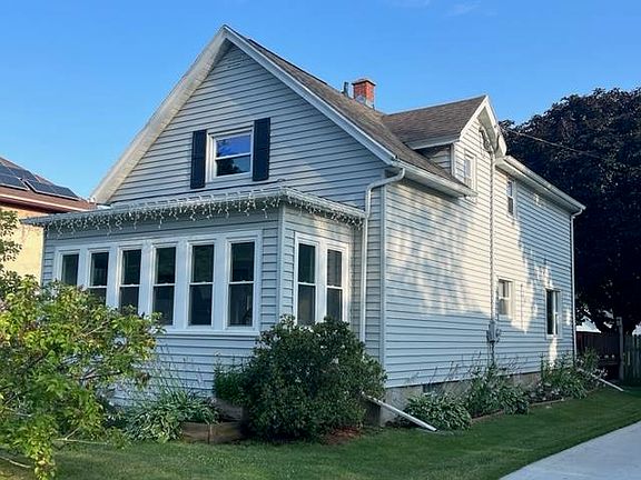 3rd image of 137 E Burnett St