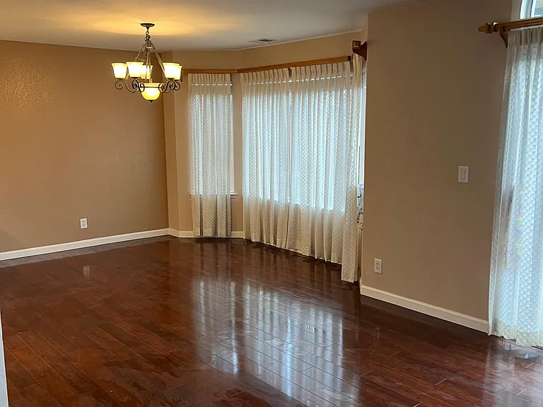 2111 Cuesta Dr — Photo 4