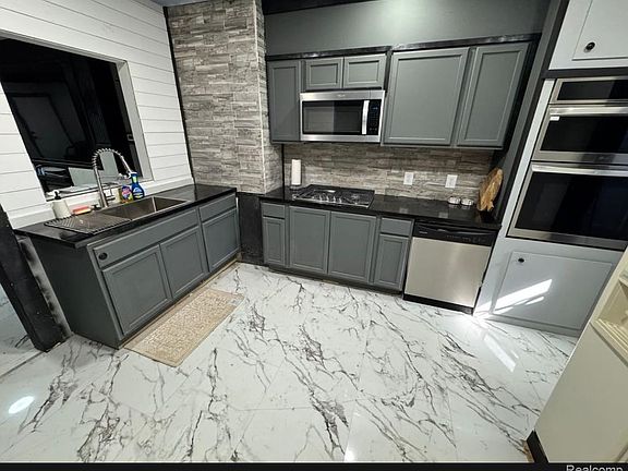 4th image of 3757 Whitney St