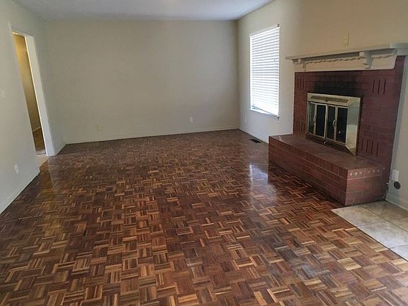 4th image of 2510 Chateau Dr