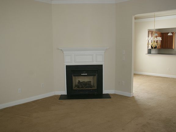 5th image of 111 Kensington St