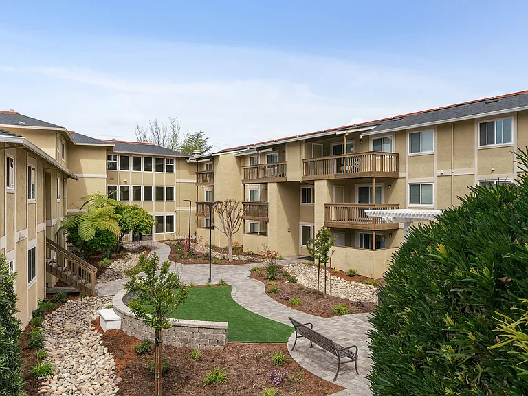 Vista Creek Apartments — Photo 12