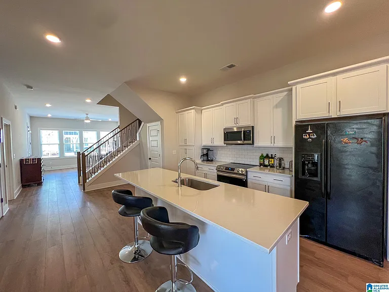 4740 Arden Way — Photo 8