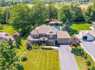 994 Courtland Dr, Ancaster, ON L9G 3L1