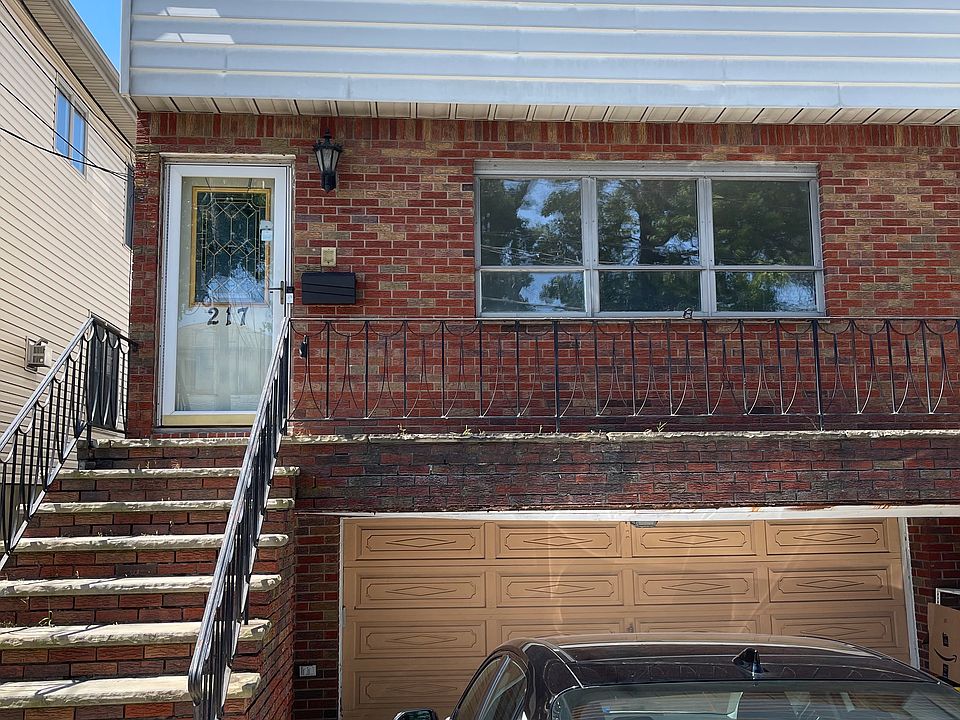 outside with 1 driveway parking (right-side)