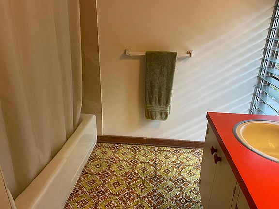 Bathroom Area 2