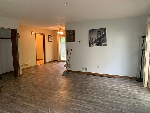 5th image of 3600 Gershwin Pl N