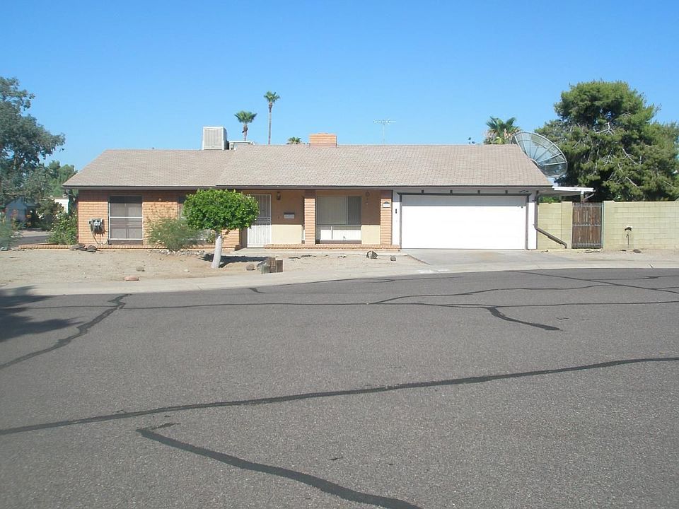 1st image of 2831 E North Ln
