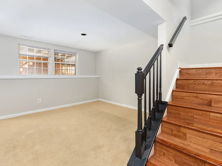 12894 Effingham Ct — Photo 26