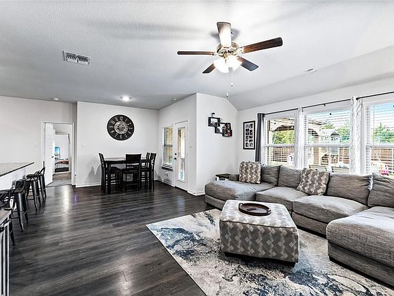 5th image of 474 Pleasant Hill Ln