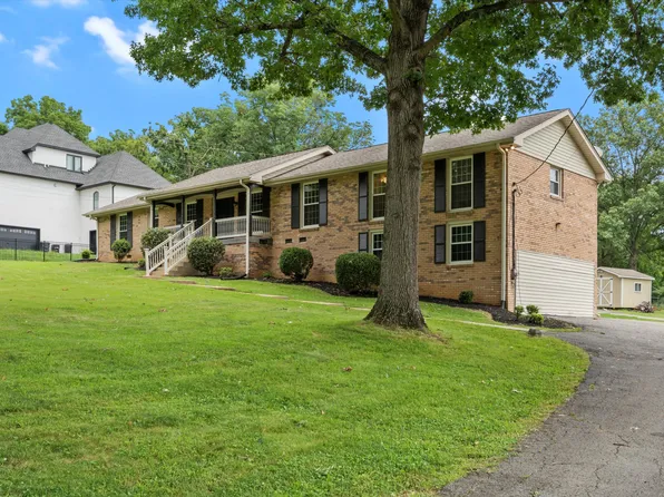 105 Cherry Hill Dr, Hendersonville, TN 37075