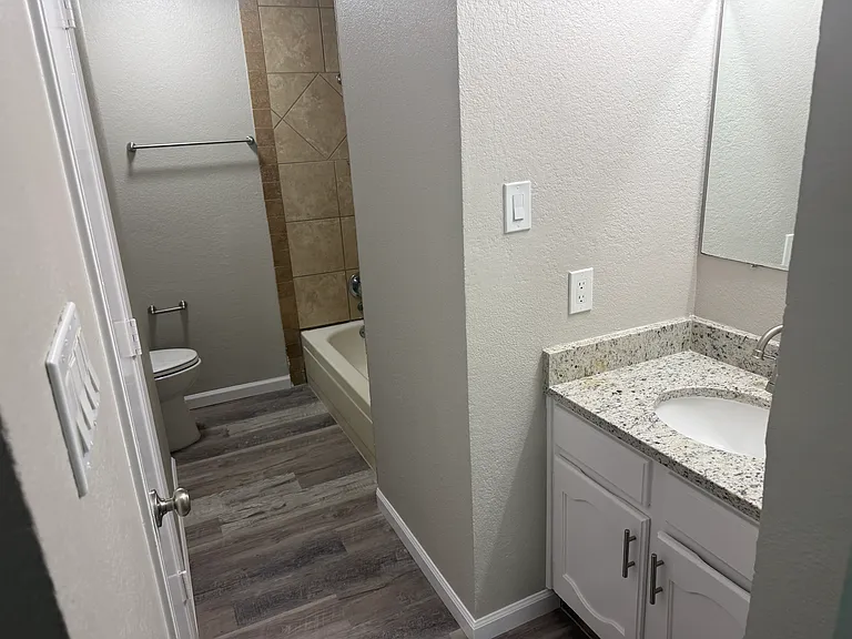 7427 Windhaven Rd — Photo 8