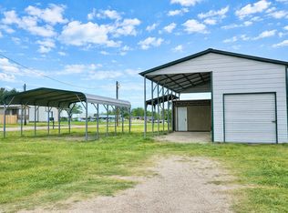 395 Holiday Village Dr, Quitman, TX 75783