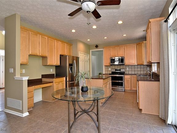 4th image of 10045 Brushwood Dr
