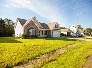 422 Satterfield Dr, New Bern, NC 28560