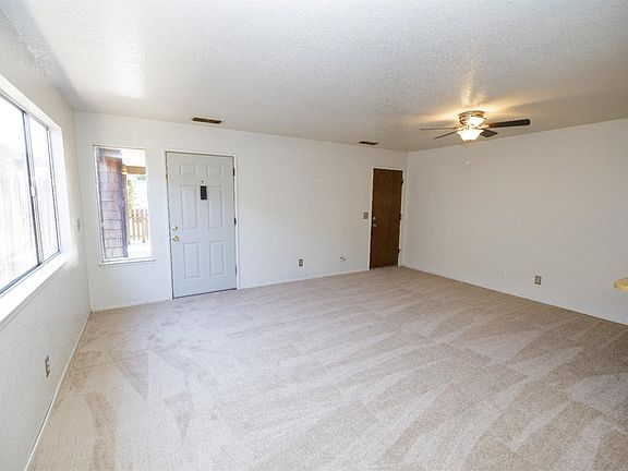 5th image of 172 Stanislaus Ave