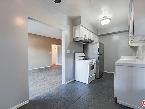 5th image of 10438 Santa Monica Blvd APT 1