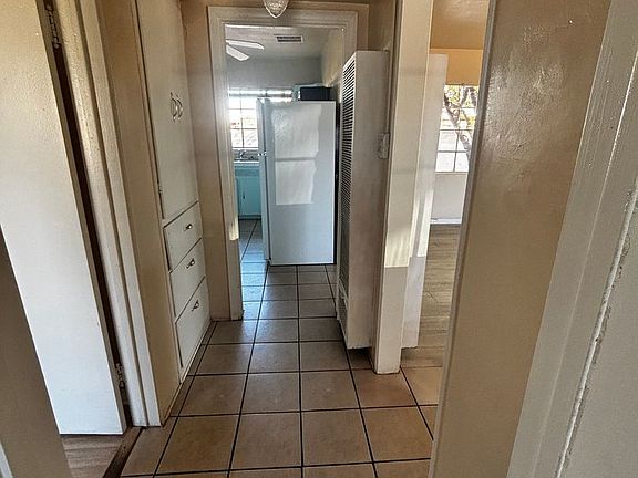 4th image of 202-226 N Alvernon Way #218