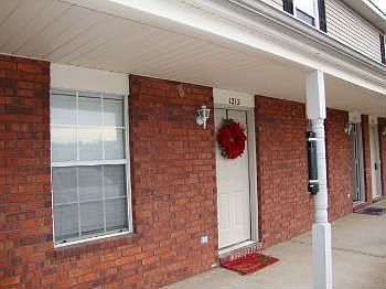 2nd image of 1212 N Iron Horse Dr