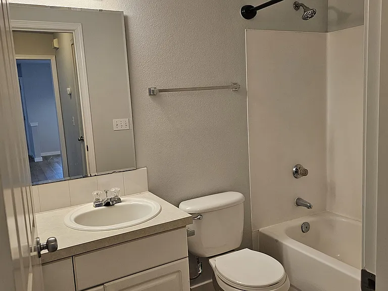 2110 Palisade Blvd #C-7 — Photo 17
