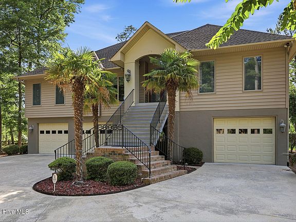 2nd image of 204 Live Oak Lane