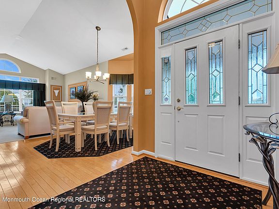 4th image of 3 Tuscana Court