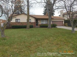 38068 Lakeville St, Harrison Township, MI