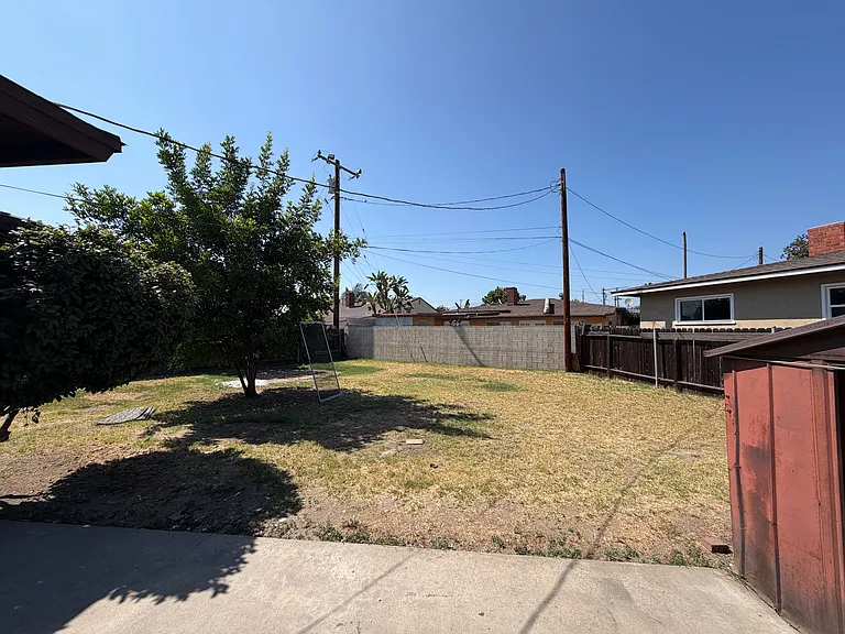 2053 E Shamwood St — Photo 13