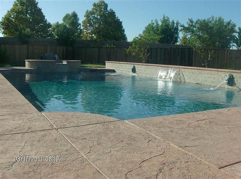 2nd image of 6015 Saxton Ct