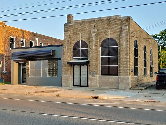 4th image of 913 W Saginaw St #1