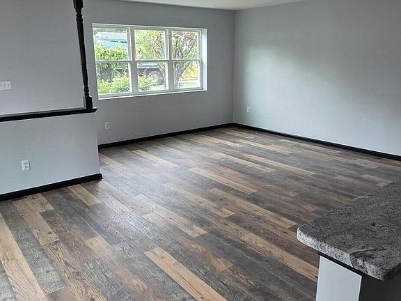 5th image of 2507 Lexington Court