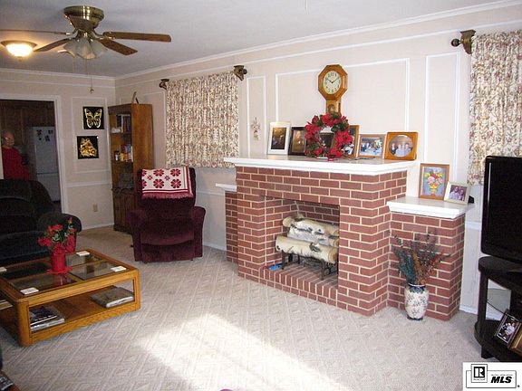 3rd image of 302 Parkwood Dr