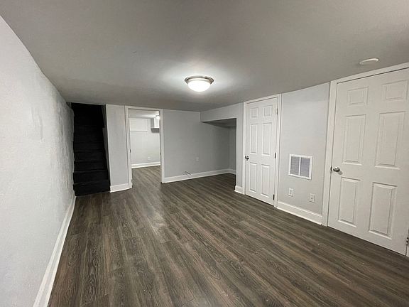 4th image of 2419 W Jefferson St Floor 1
