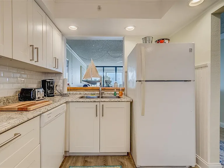 17900 Gulf Blvd #2E — Photo 11