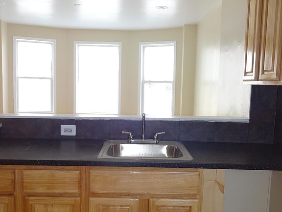 4th image of 68 W Rockland St #2