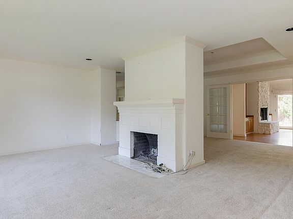 5th image of 1613 Hollingsworth Dr