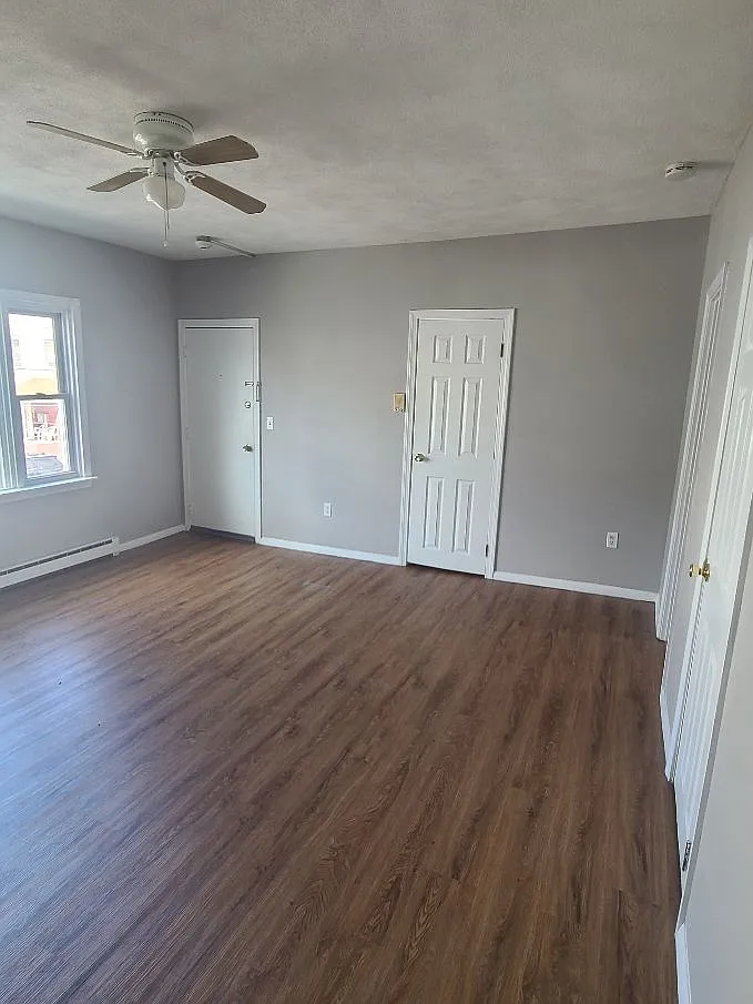 14 Carver St — Photo 2