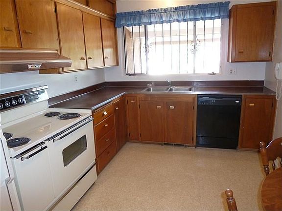 2nd image of 3412 California St NE