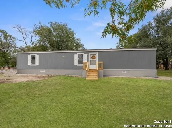 755 Avenue D, Poteet, TX 78065