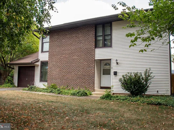 2 Enfield Dr, East Windsor, NJ 08520