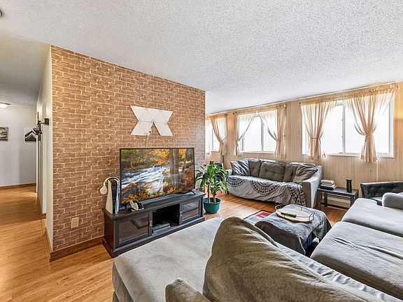4th image of 2381 Unity Ave N