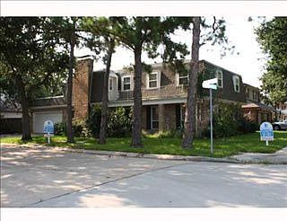 2nd image of 4621 Marseilles Pl