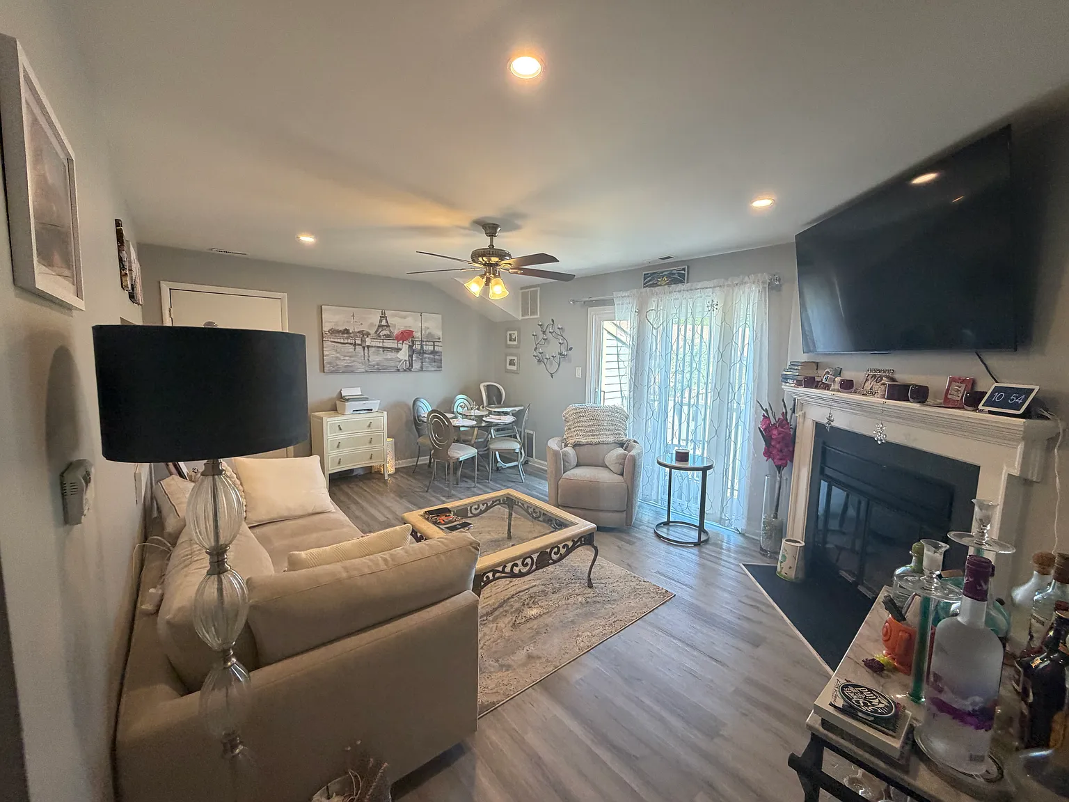 1 bed, 680 sqft, $1,800 — Photo 2