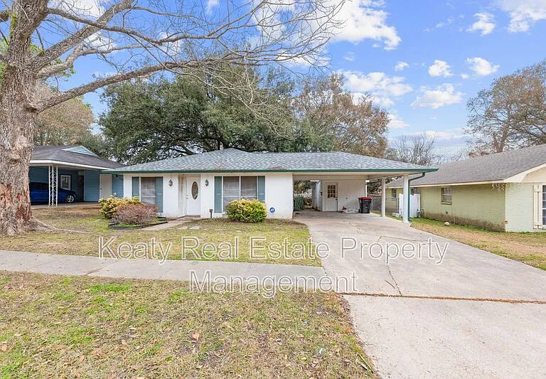 137 Amber St — Photo 31