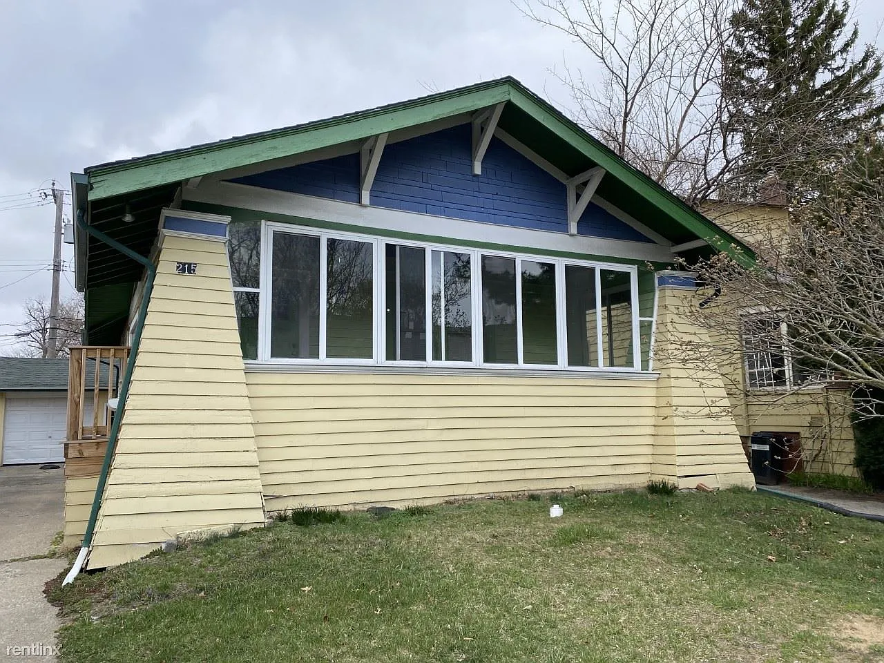 215 Laprairie St photo 1